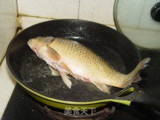 鲫鱼豆腐汤的做法步骤：2