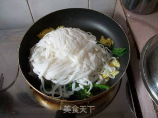 炒河粉的做法步骤：2
