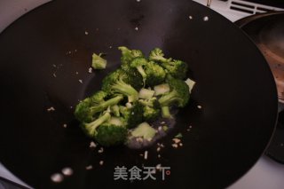 红酒牛排的做法步骤：2