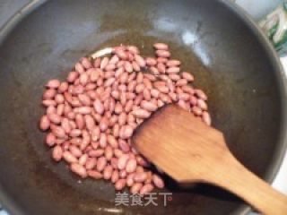 油炸花生米的做法步骤：3
