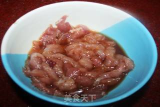 豆腐干炒肉丝的做法步骤：2
