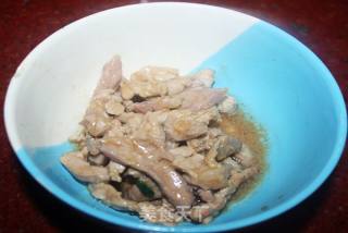 豆腐干炒肉丝的做法步骤：2