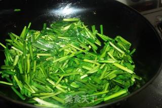 韭菜炒蛋的做法步骤：2
