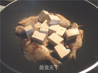 煎小鱼老豆腐的做法步骤：4