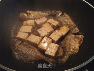 煎小鱼老豆腐的做法步骤：5
