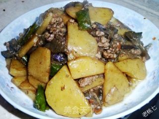 【老桃七厨房】升级版地三鲜的做法步骤：11