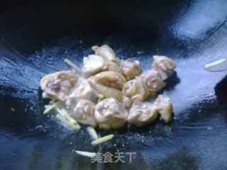 香菇焖鸡腿的做法步骤：5