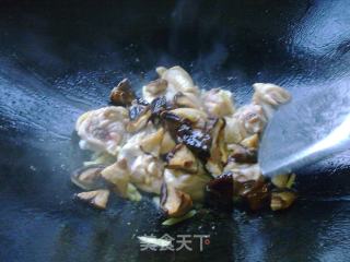香菇焖鸡腿的做法步骤：6