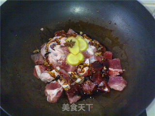 【平淡的幸福】牛肉炖土豆的做法步骤：3