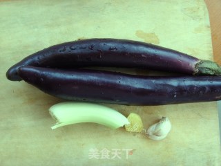 素炒茄子丝的做法步骤：1