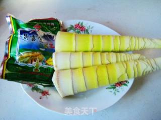 咸菜炒笋丝的做法步骤：1