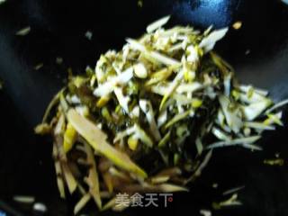 咸菜炒笋丝的做法步骤：6