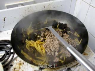 简易版鱼香肉丝的做法步骤：11