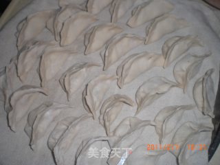 鸡蛋韭菜饺的做法步骤：4