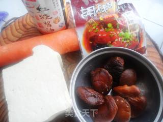 家常红烧豆腐丸子的做法步骤：1