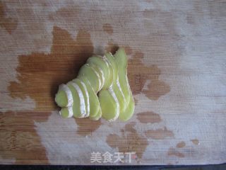 苡米百合猪骨汤的做法步骤：2