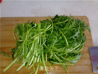 【平淡的幸福】羊肉茼蒿的做法步骤：2