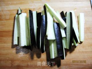 剁椒金针蒸茄条的做法步骤：1
