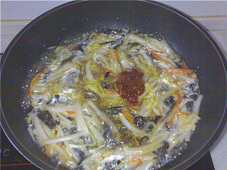 【平淡的幸福】白菜炖粉条的做法步骤：6