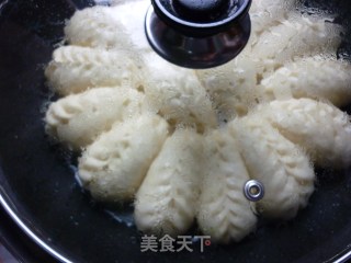 柳叶水煎包的做法步骤：5