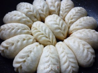 柳叶水煎包的做法步骤：6