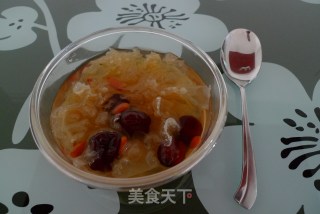 银耳红枣枸杞养颜汤的做法步骤：4
