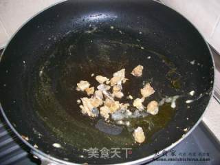 家常菜肴@@咸鱼搭上菠菜的做法步骤：2