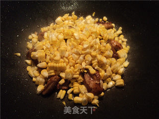 鸡腿肉炒玉米粒的做法步骤：3
