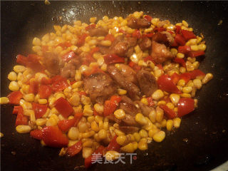 鸡腿肉炒玉米粒的做法步骤：6