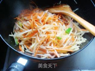 土豆丝炒肉的做法步骤：8
