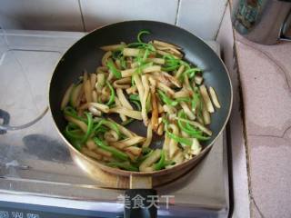 辣椒炒茄丝的做法步骤：7