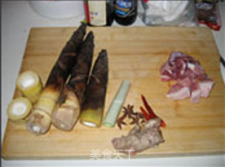春笋烧肉的做法步骤：1