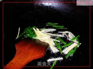 铁板蘑菇鹌鹑的做法步骤：3