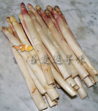 卢笋的经典的吃法——水煮白卢笋的做法步骤：1