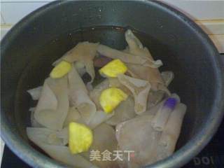 【平淡的幸福】QQ的猪皮冻的做法步骤：4