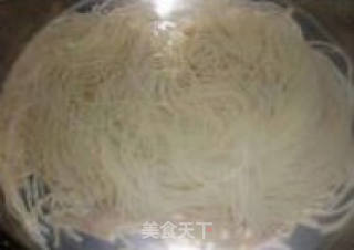 萝卜粉丝肉包的做法步骤：2