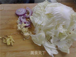 【平淡的幸福】醋溜白菜的做法步骤：2