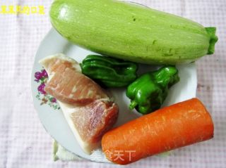 青瓜肉片的做法步骤：1