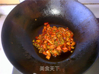 韭菜炒羊血的做法步骤：2
