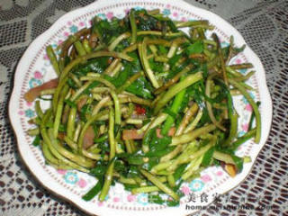 藜蒿炒腊肉的做法步骤：8