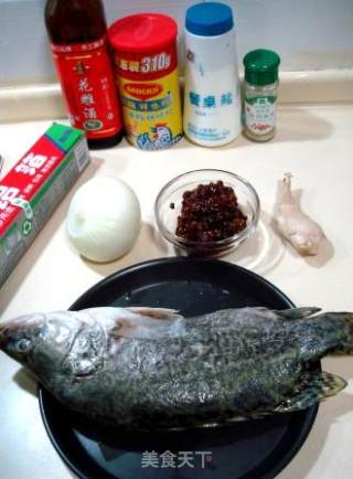 美味儿鲜嫩的“自制酱料烤鱼”的做法步骤：1