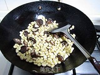 黄豆炖香菇的做法步骤：7