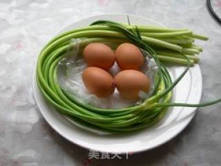 蒜薹炒鸡蛋的做法步骤：1