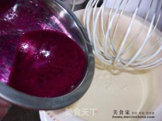 羞答答的粉红@@自制火龙果小蛋糕的做法步骤：6