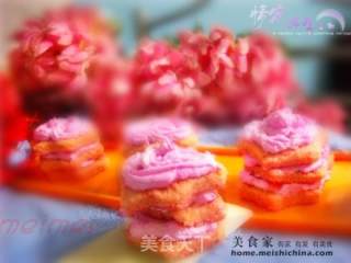 羞答答的粉红@@自制火龙果小蛋糕的做法步骤：14