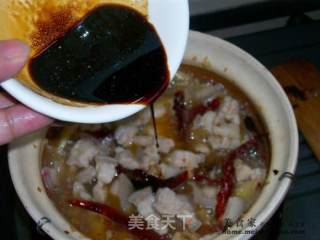 【特色菜肴】@@咸鱼花腩煲的做法步骤：8