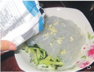 凉拌黄瓜薄粉皮的做法步骤：5