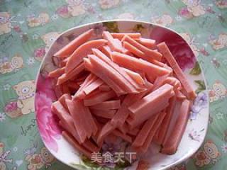 火腿鸡蛋炒蒜薹的做法步骤：2