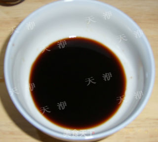 东北人餐桌必不可少的一道菜--【五彩缤纷凉拌菜】的做法步骤：1