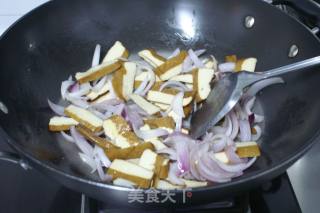 洋葱炒香干的做法步骤：3